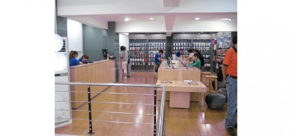 Apple Store Fake Genius Bar